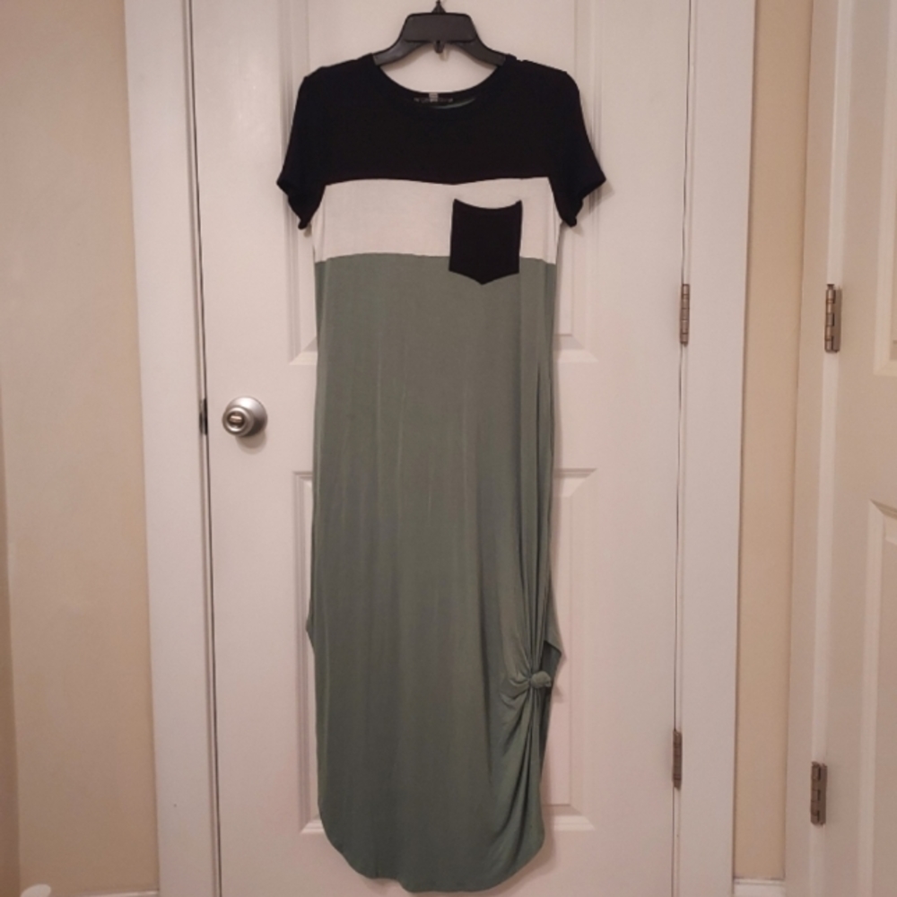 Stiletto's Color Block Knotted Maxi Dress